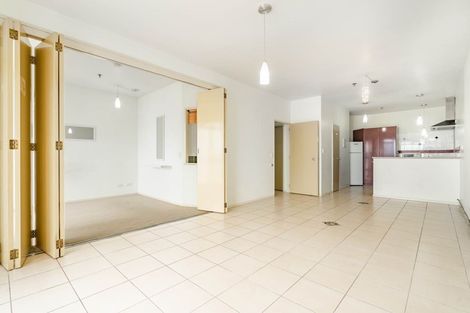 Photo of property in 16/15 Clearwater Cove, West Harbour, Auckland, 0618