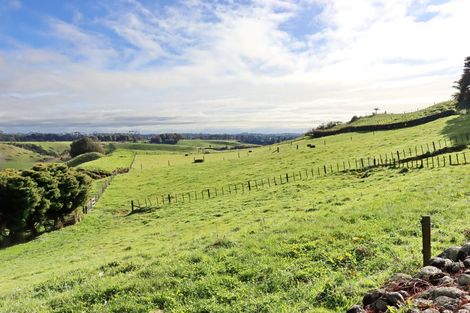 Photo of property in 311 Croydon Road, Midhirst, Stratford, 4394