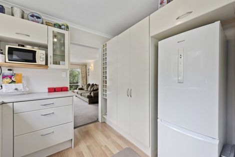 Photo of property in 2/5 Taunton Way, Pinehaven, Upper Hutt, 5019