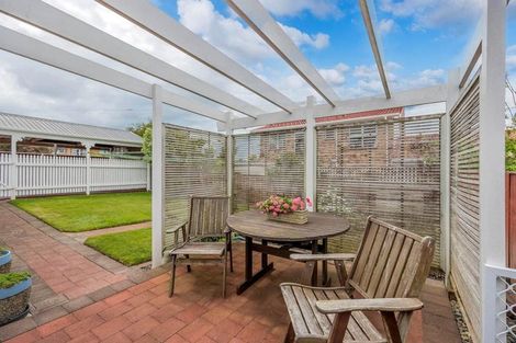 Photo of property in 56 Richards Avenue, Forrest Hill, Auckland, 0620