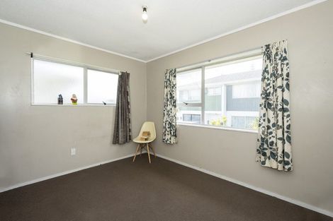 Photo of property in 2/81 West Coast Road, Glen Eden, Auckland, 0602