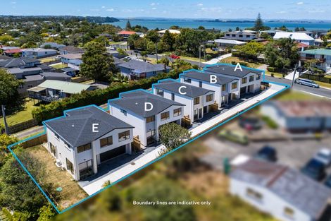 Photo of property in 21a Barron Drive, Green Bay, Auckland, 0604