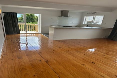 Photo of property in 2/70 Gladstone Road, Northcote, Auckland, 0627