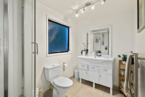 Photo of property in 1/36 Seaview Road, Castor Bay, Auckland, 0620