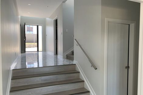 Photo of property in 5 May Potter Close, Oteha, Auckland, 0632