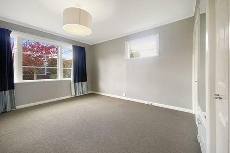 Photo of property in 32 Ngatitoa Street, Tawa, Wellington, 5028