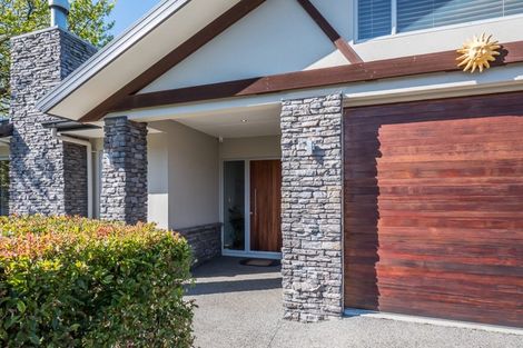 Photo of property in 2 Fairway Oaks Drive, Waikanae Beach, Waikanae, 5036