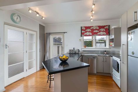 Photo of property in 17 Lansdowne Crescent, Lansdowne, Masterton, 5810