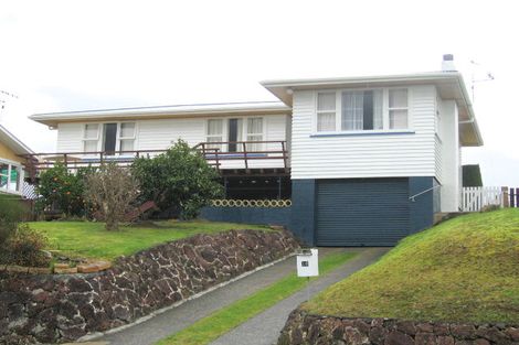 Photo of property in 16 Ogle Crescent, Te Kamo, Whangarei, 0112
