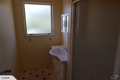 Photo of property in 4 Tacitus Place, Totara Vale, Auckland, 0629