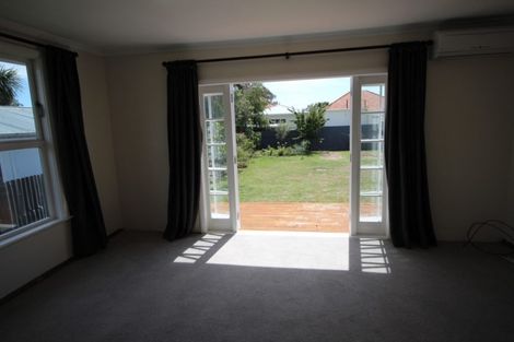 Photo of property in 3 Bristol Crescent, Roslyn, Palmerston North, 4414