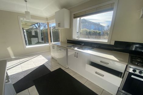 Photo of property in 8 Karo Place, Ilam, Christchurch, 8041