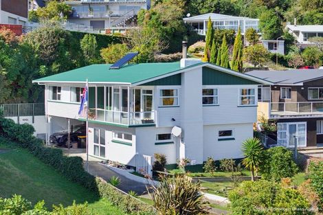 Photo of property in 10 Seaview Crescent, Picton, 7220