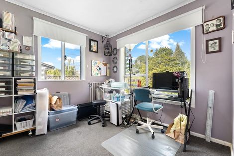 Photo of property in 49 Pupuke Road, Birkenhead, Auckland, 0627
