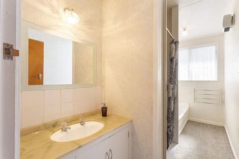 Photo of property in 160 Macandrew Road, South Dunedin, Dunedin, 9012