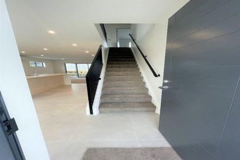 Photo of property in 17 Whimbrel Road, Flat Bush, Auckland, 2019