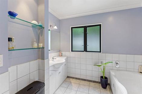 Photo of property in 37 Huia Street, Waikanae, 5036