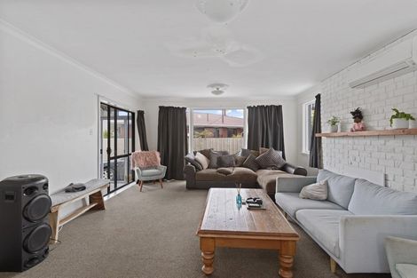 Photo of property in 56 Middlepark Road, Sockburn, Christchurch, 8042