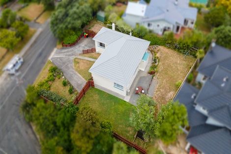 Photo of property in 37 Hampton Hill Road, Tawa, Wellington, 5028