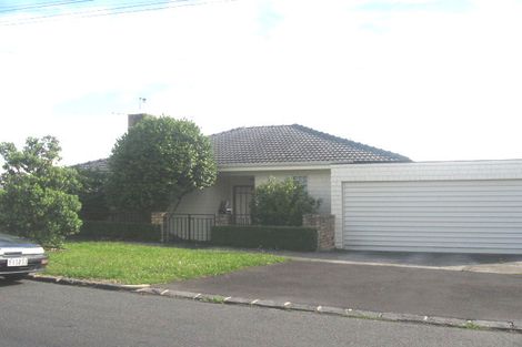 Photo of property in 8 Maungakiekie Avenue, Greenlane, Auckland, 1051