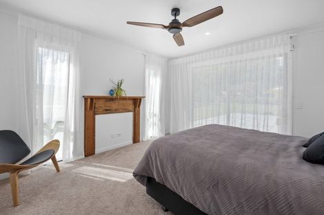 Photo of property in 12 Lancewood Way, Kinloch, Taupo, 3377