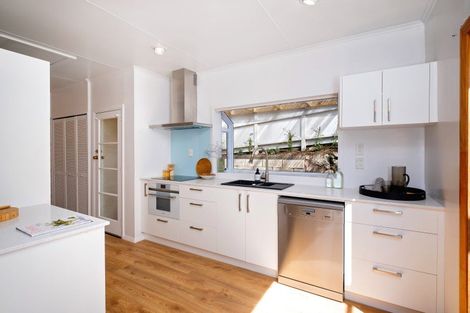 Photo of property in 11 Lucy Road, Bluff Hill, Napier, 4110