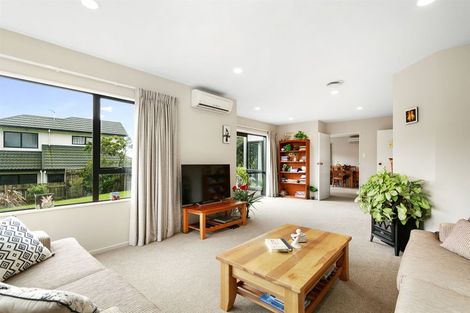 Photo of property in 2 Pikitanga Close, Tawa, Wellington, 5028