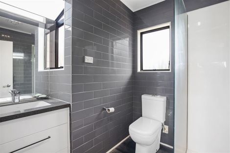 Photo of property in 59 Riverside Drive, Waiuku, 2123