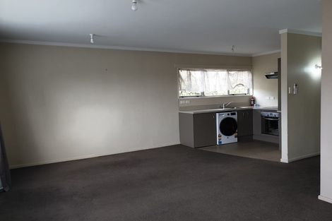 Photo of property in 2/126 Redwood Avenue, Tawa, Wellington, 5028