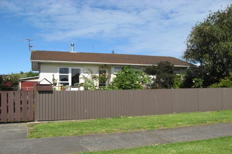 Photo of property in 83 Crawford Avenue, Mangere Bridge, Auckland, 2022