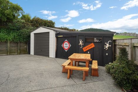 Photo of property in 2 Lambert Way, Paraparaumu, 5032