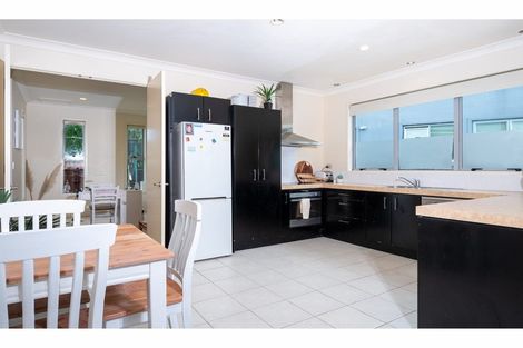 Photo of property in 11l Clearwater Cove, West Harbour, Auckland, 0618