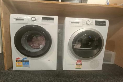 Photo of property in 8 Glendawn Place, Bayview, Auckland, 0629