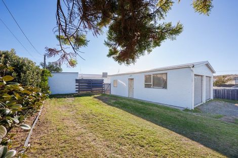 Photo of property in 12 Rangitane Street, Himatangi Beach, Foxton, 4891