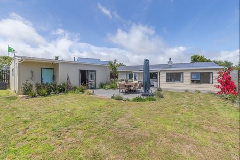 Photo of property in 3 Aranui Avenue, Waitarere Beach, Levin, 5510