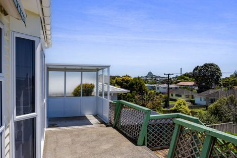 Photo of property in 81 Omata Road, Marfell, New Plymouth, 4310