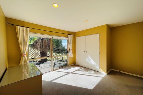 Photo of property in 701a Beach Road, Rothesay Bay, Auckland, 0630