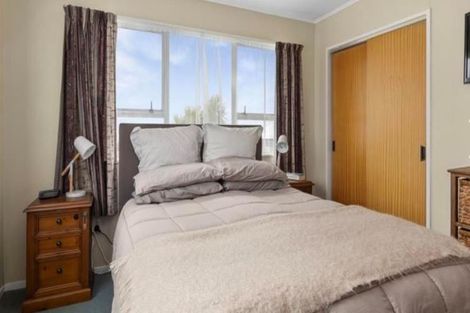 Photo of property in 6 Owaka Close, Kelson, Lower Hutt, 5010