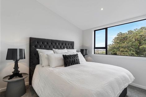 Photo of property in 3/805 Riddell Road, Saint Heliers, Auckland, 1071