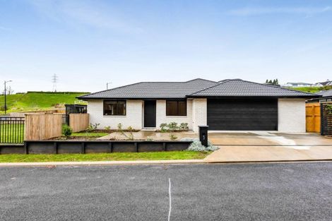 Photo of property in 3 Ruru Lane, Hurworth, New Plymouth, 4310