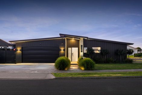 Photo of property in 15 Saint Thomas Avenue, Pyes Pa, Tauranga, 3112