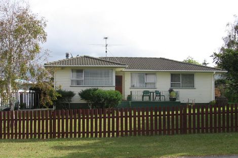 Photo of property in 29 Harmel Road, Glendene, Auckland, 0602