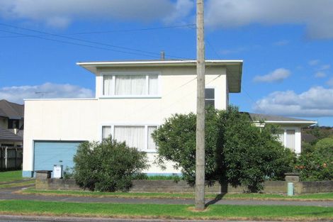 Photo of property in 1/8 Eastern Beach Road, Eastern Beach, Auckland, 2012