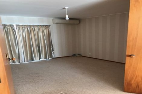 Photo of property in 56 Oliver Road, Eastern Beach, Auckland, 2012