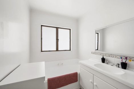 Photo of property in 2 Kaikoura Street, Maupuia, Wellington, 6022