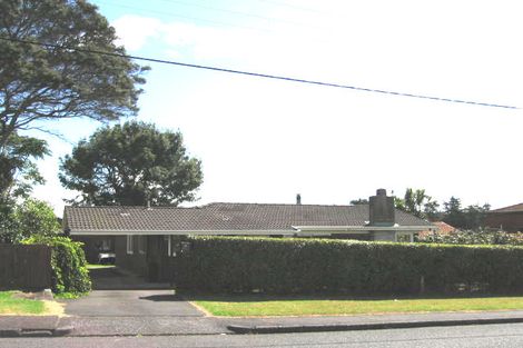 Photo of property in 5 Cleve Road, Green Bay, Auckland, 0604