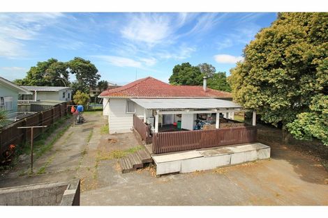 Photo of property in 2 Navigator Place, Papatoetoe, Auckland, 2025