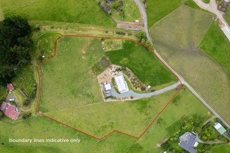 Photo of property in 571 Shoemaker Road, Waipu, 0582
