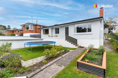Photo of property in 25 Elwyn Crescent, Green Island, Dunedin, 9018