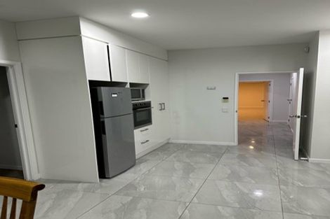 Photo of property in 17 Burgundy Park Avenue, Henderson, Auckland, 0612